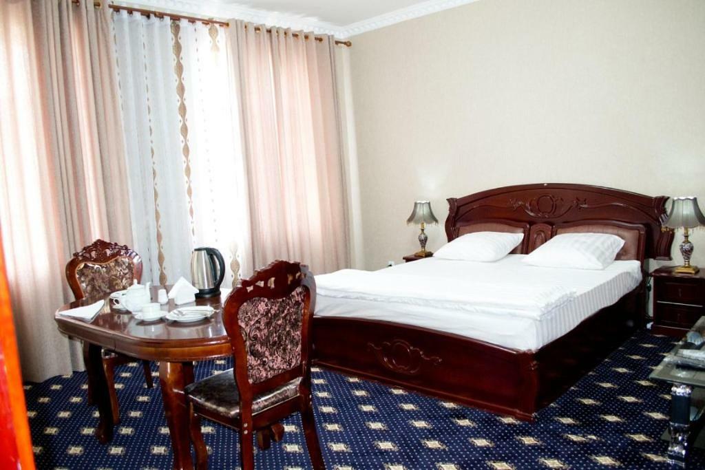 Bokhtariyon Hotel Qurghonteppa ภายนอก รูปภาพ